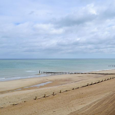 Rosemarys Sea View Villa Bacton  ภายนอก รูปภาพ