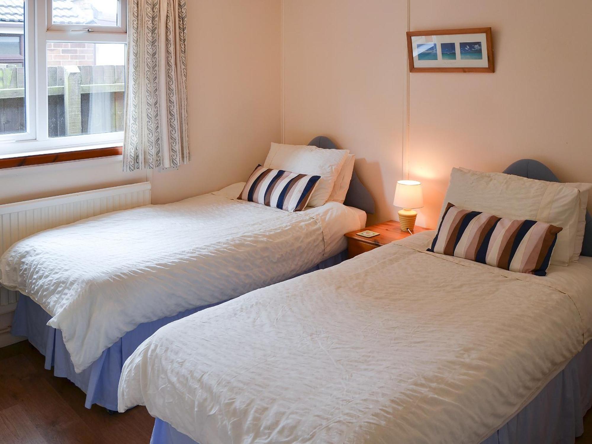 Rosemarys Sea View Villa Bacton  ภายนอก รูปภาพ